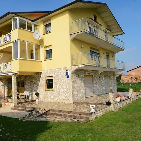 Apartament Tomic Nedeščina