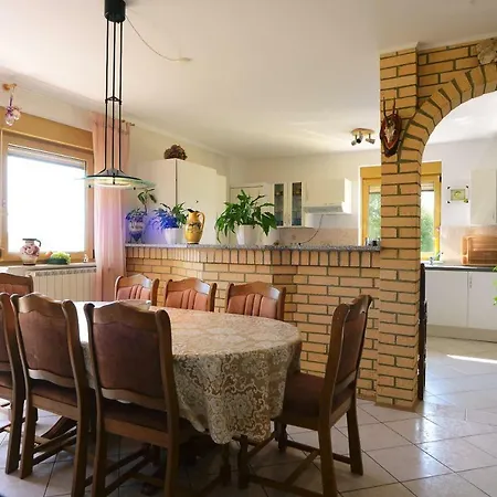 Apartament Tomic *